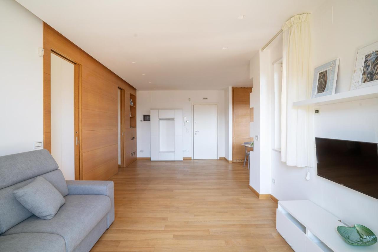 Dimora Montereale Near The Sea Apartment Trani Exterior foto