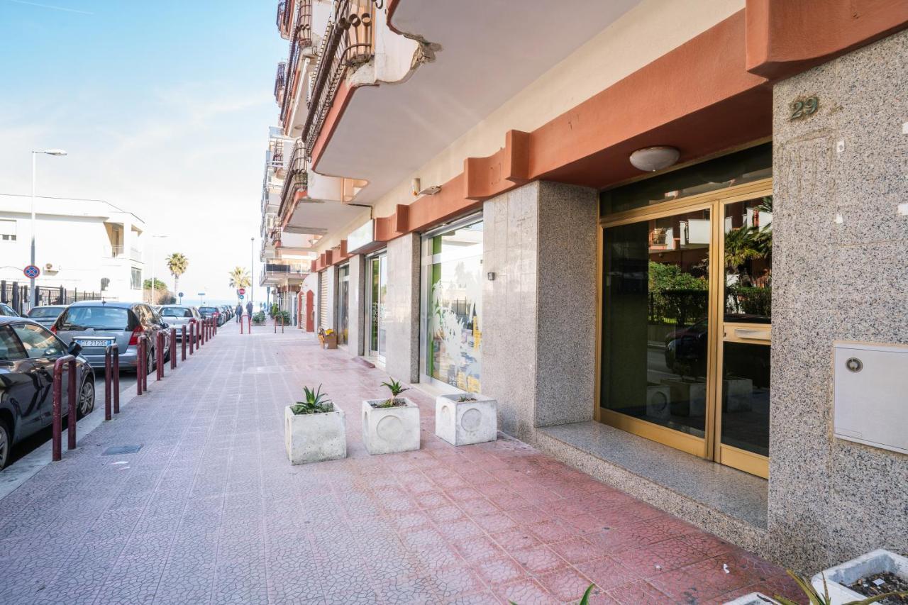 Dimora Montereale Near The Sea Apartment Trani Exterior foto